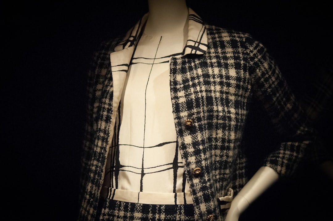 Winter 2025 trend: Sculpted shapes & structured layering