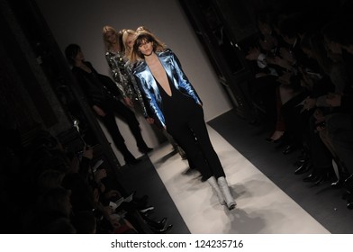 fashion show finale walk