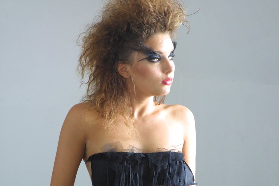 Influencer in voluminous outfit at PFW