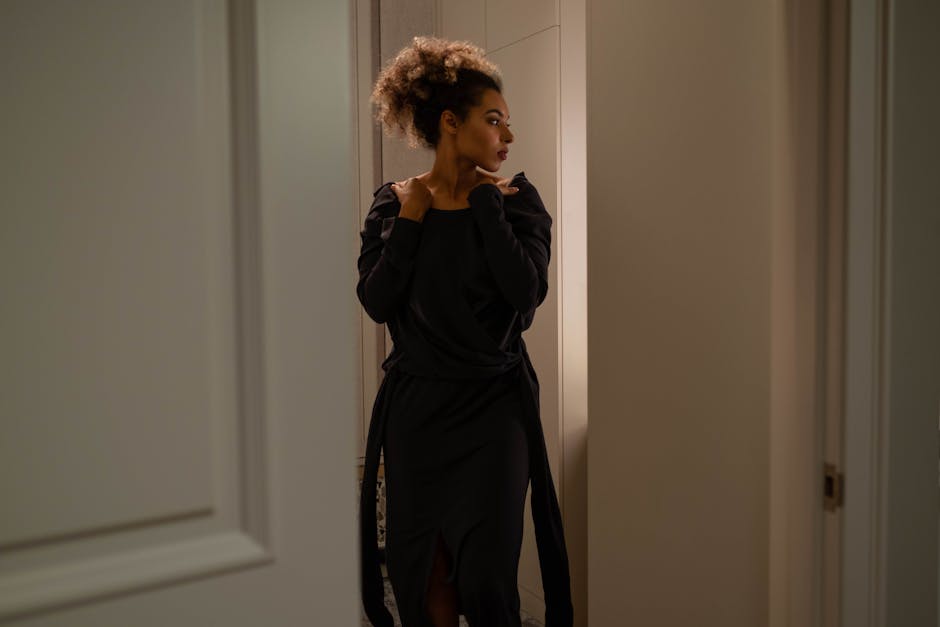 Elegant linen midi dress evening look Elegant linen midi dress evening look