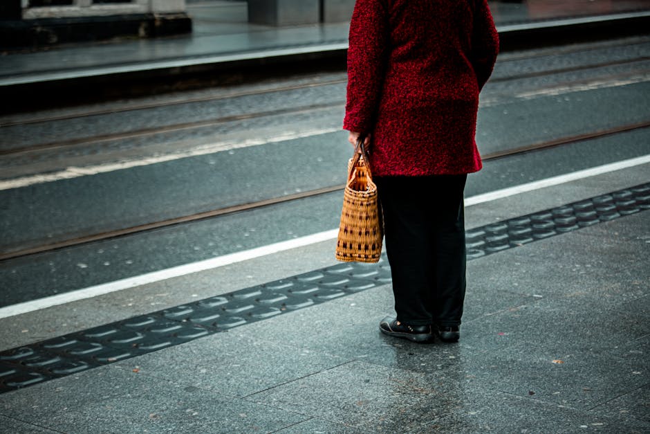 Woven basket bag street style