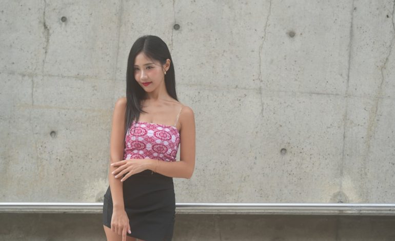 Knit Bandeau Tops: Your Spring 2026 Style Essential