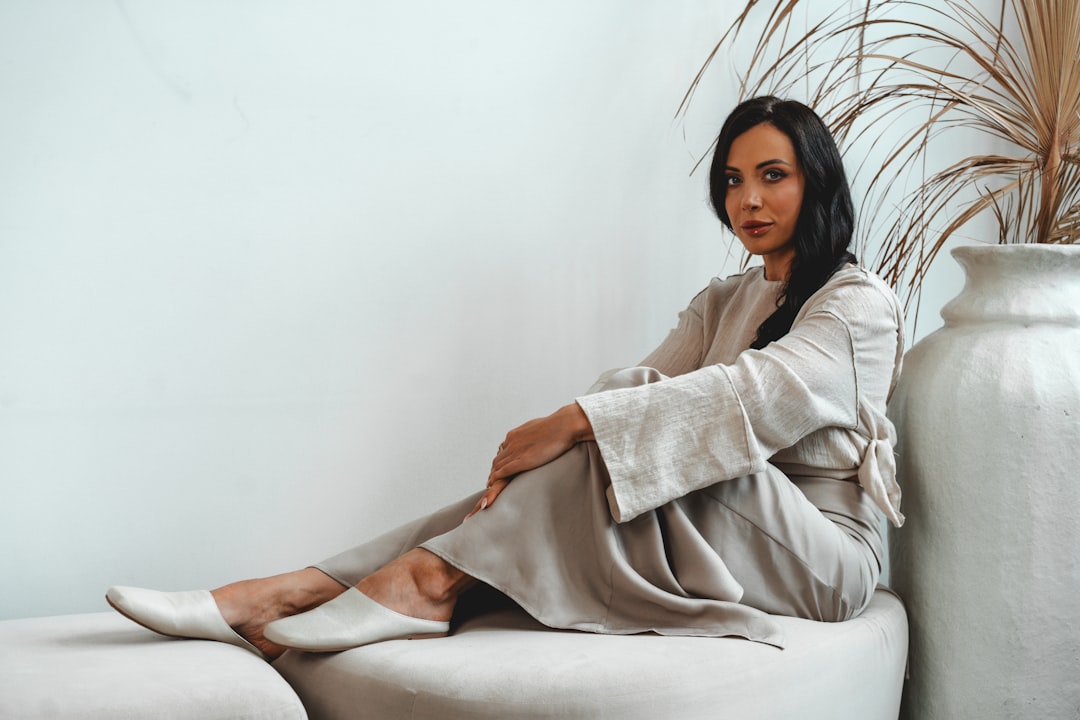 Linen outfit with minimalist accessories