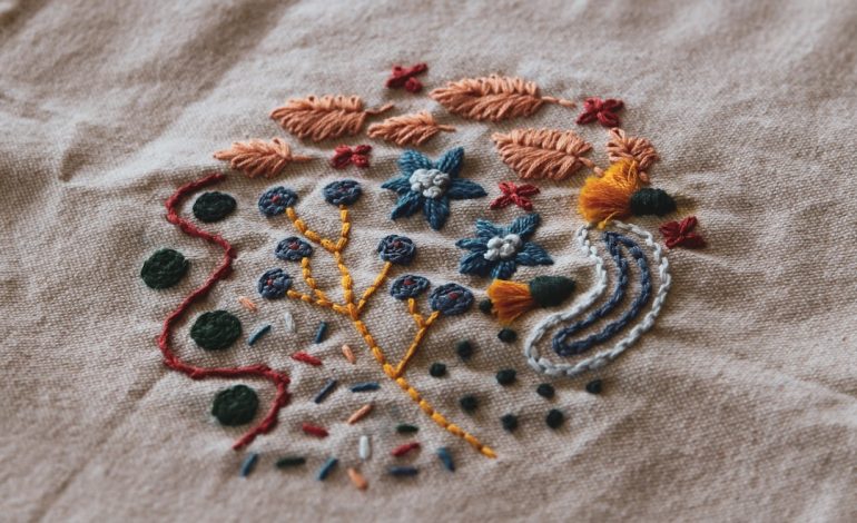 Floral Embroidery: The Minimalist Comeback You Need Now