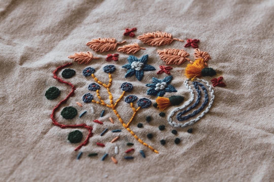 Floral Embroidery: The Minimalist Comeback You Need Now