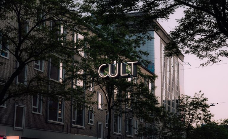 Cut-Outs: The Strategic Slices Defining Early Summer 2026