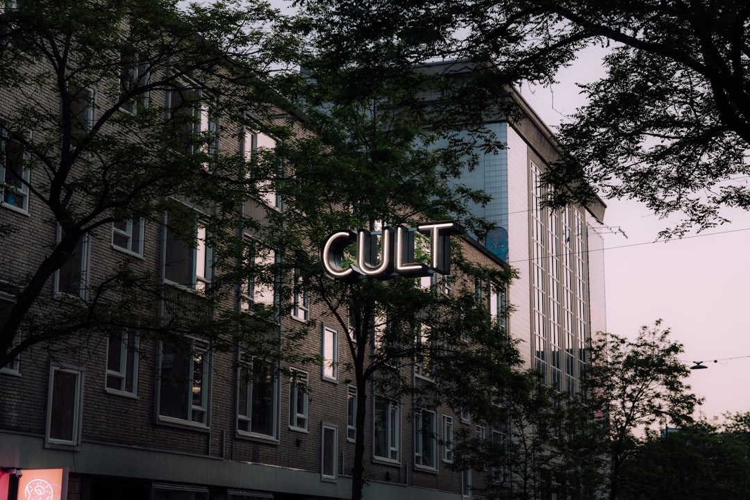 Cut-Outs: The Strategic Slices Defining Early Summer 2026
