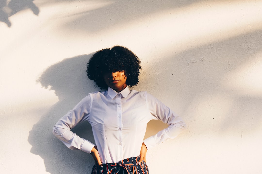 Model wearing a structured poplin shirt